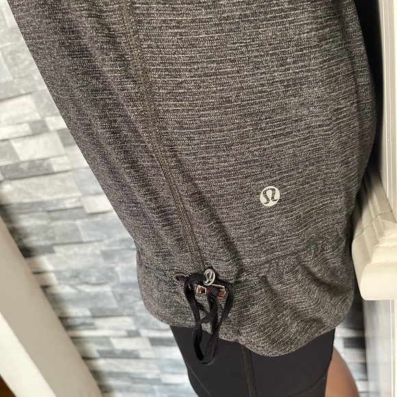 Lululemon" Rest Less Tank Heathered Gray & black - Picture 13 of 14